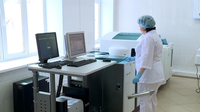 Оренбургская централизованная лаборатория делает 10 тысяч анализов в день